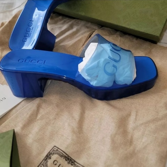 Transparent blue gucci slides - Picture 8 of 16